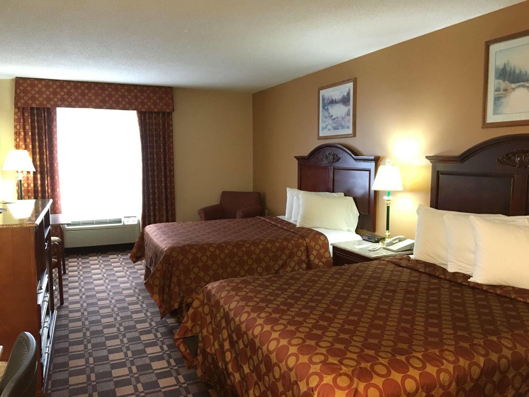 Cabot Inn & Suites Lancaster Exteriér fotografie